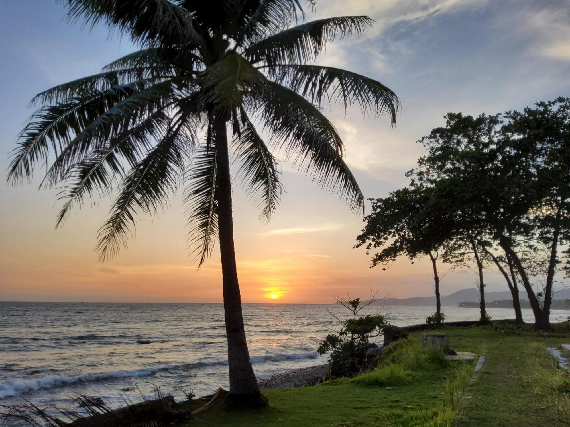 Hotel Kumala Samudra Cikakak 外观 照片