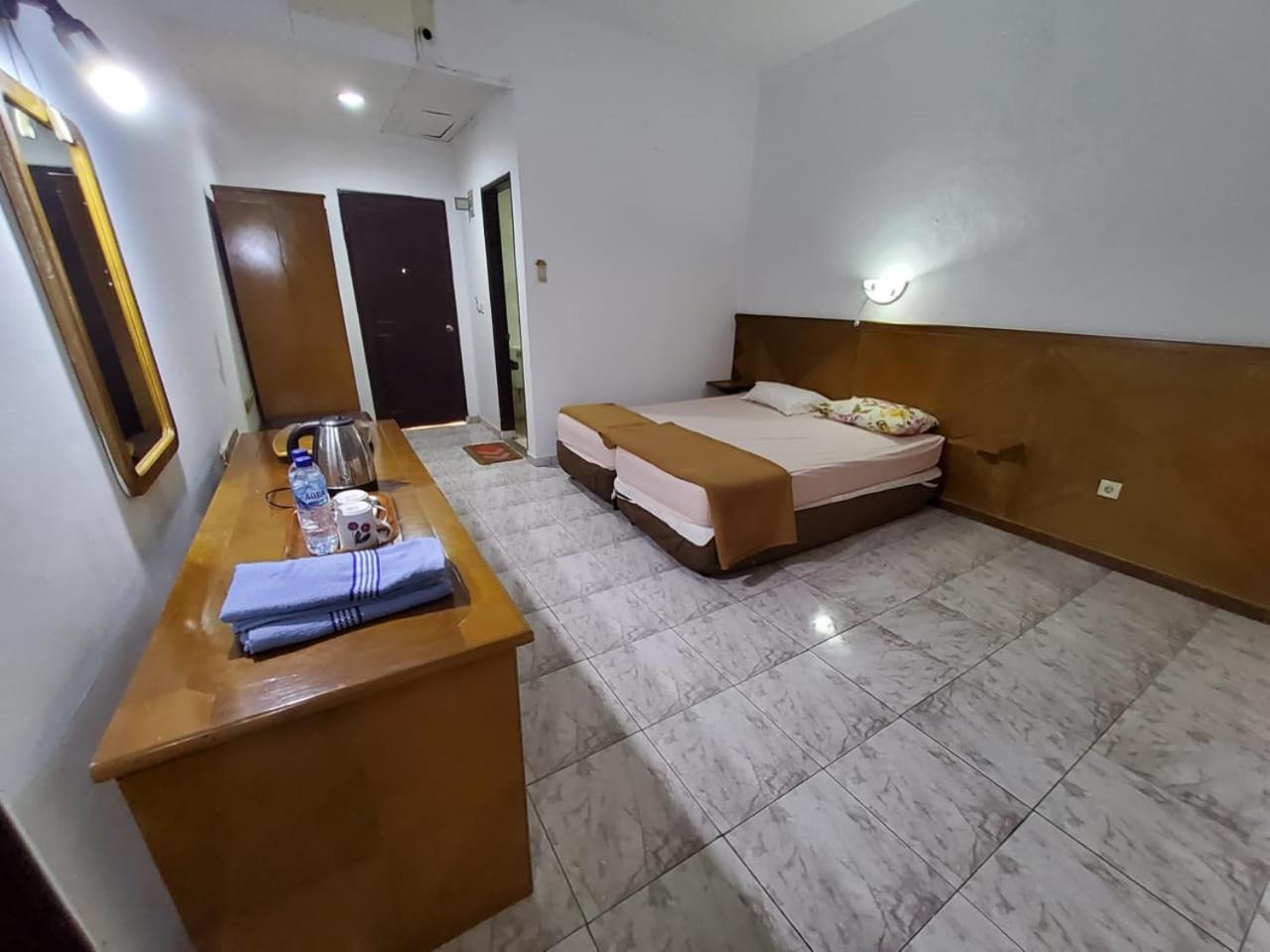 Hotel Kumala Samudra Cikakak 外观 照片