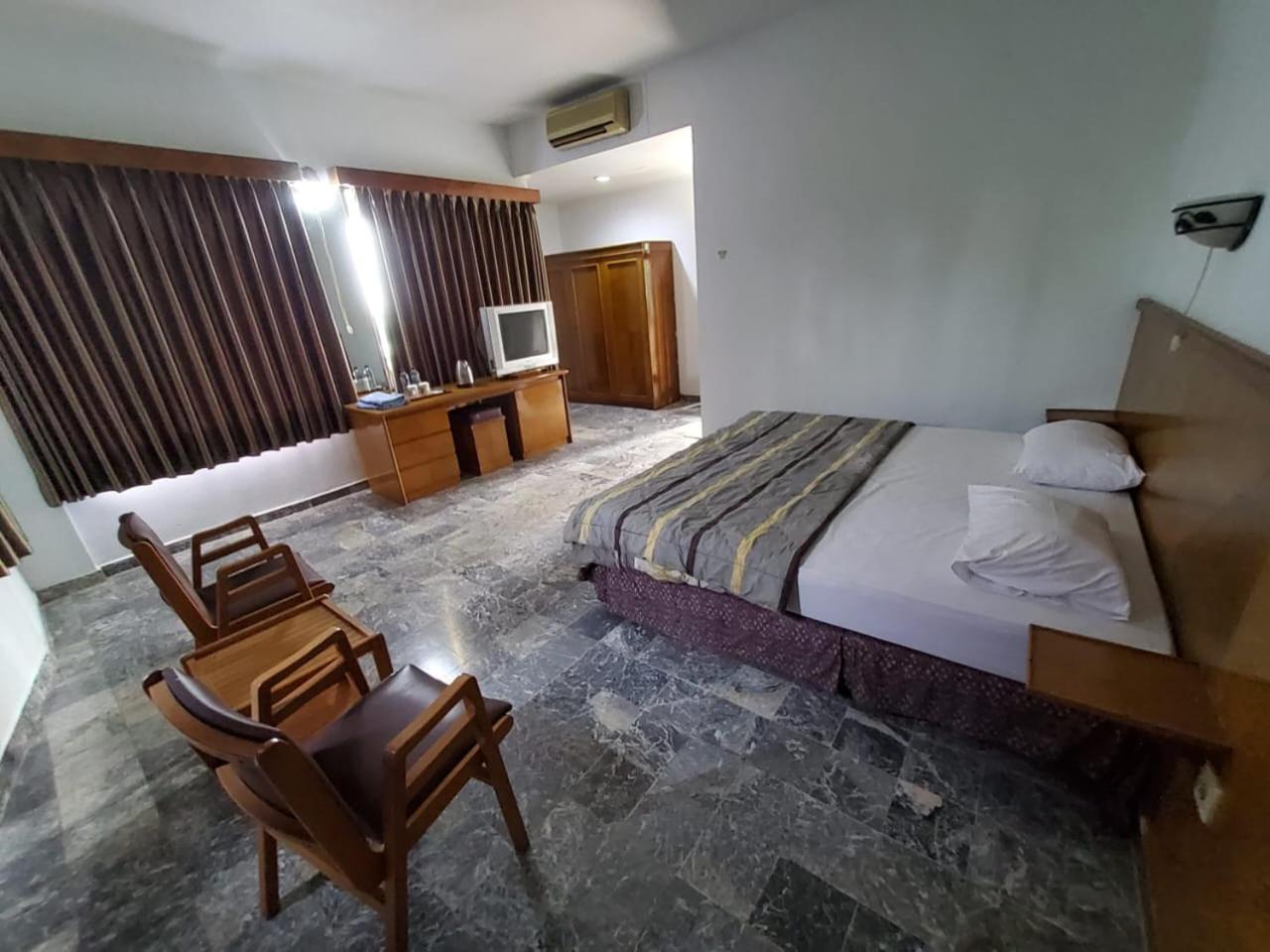 Hotel Kumala Samudra Cikakak 外观 照片