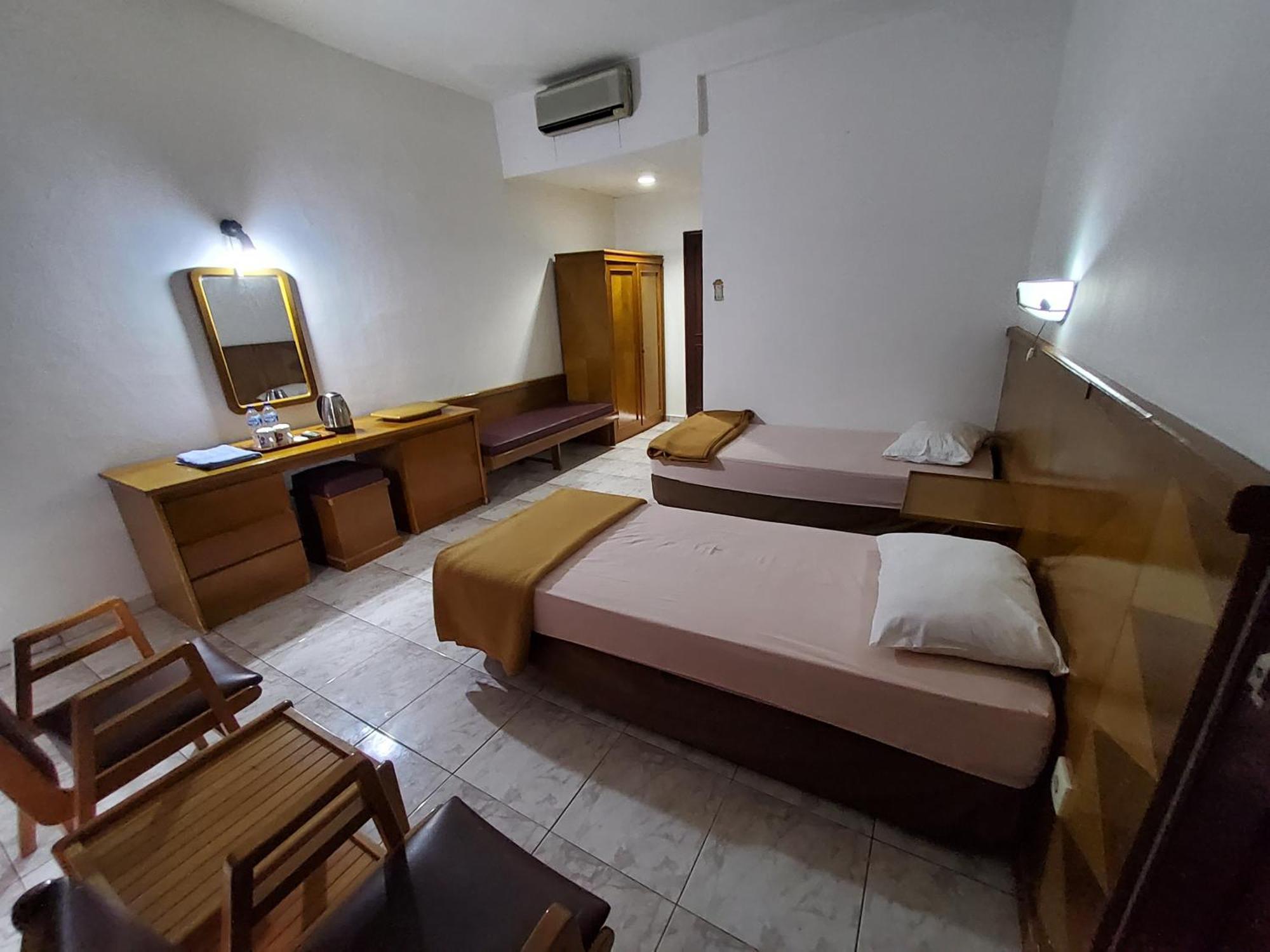 Hotel Kumala Samudra Cikakak 外观 照片